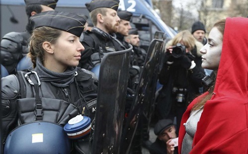 Chính phủ Pháp đau đầu vì lực lượng cảnh sát cũng đe dọa đình công, xuống đường biểu tình