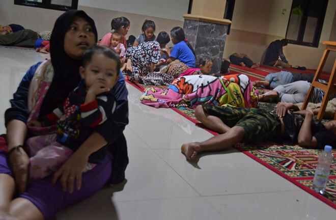 Đại sứ quán Việt Nam tại Indonesia khuyến cáo người dân sau trận sóng thần kinh hoàng