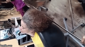 Video: Toát mồ hôi xem cảnh cắt tóc bằng kiếm samurai sắc nhọn