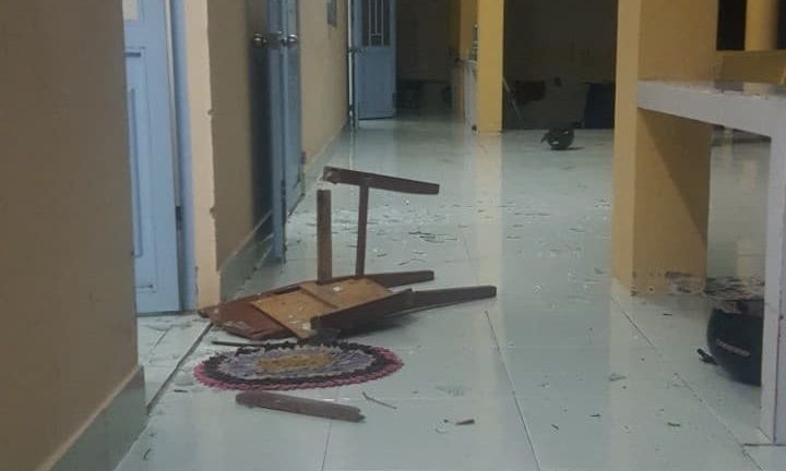 Truy tìm nhóm 20 thanh niên cầm hung khí vây ráp, đập phá trụ sở công an