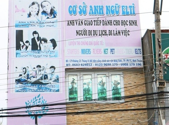 Giáo viên trung tâm tiếng Anh dạy không cần chứng chỉ!