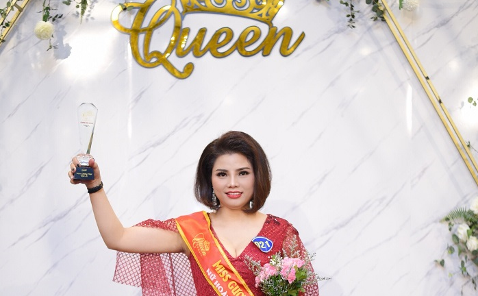 Doanh nhân Phạm Hương - Nữ hoàng có gương mặt khả ái trong cuộc thi Queen Beauty