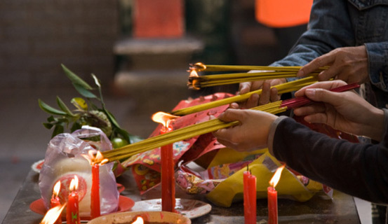 Bài văn khấn gia tiên ngày mùng 1 Tết Nguyên Đán năm Kỷ Hợi 2019