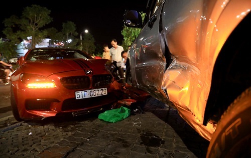 TP.HCM: BMW phóng nhanh mất lái, gây tai nạn liên hoàn