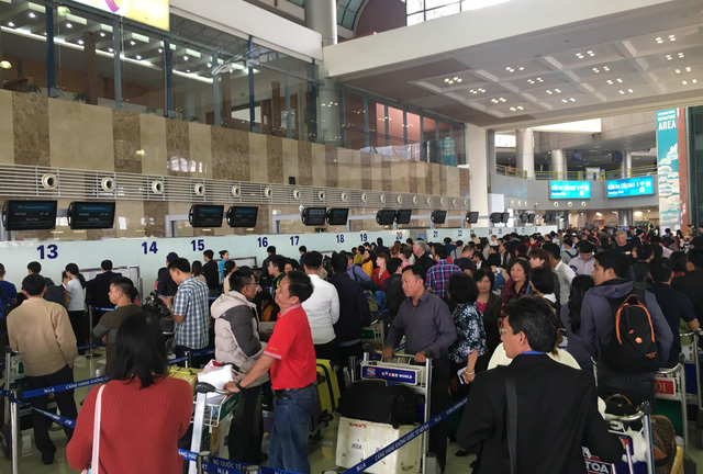 Nhân viên an ninh hàng không Nội Bài bị “cò” taxi dù hành hung, đánh gãy 4 răng cửa