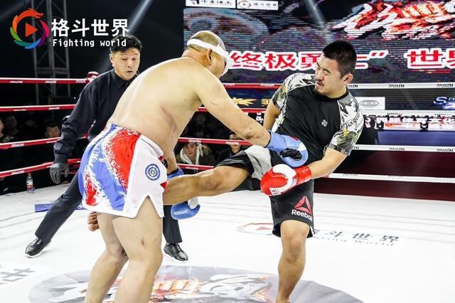 Làng võ Trung Quốc dậy sóng khi “gã điên” MMA đánh rách mắt cao thủ võ cổ truyền 