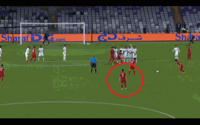 Video: Bóng chưa sút vào lưới Yemen, Quế Ngọc Hải đã giơ tay ăn mừng trước