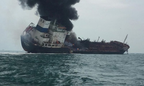 Vụ cháy tàu chở dầu Việt Nam: Tìm thấy thi thể thuyền viên thứ hai 