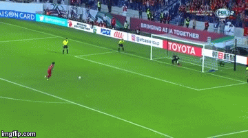 Video: Bùi Tiến Dũng đá quả 11 m 