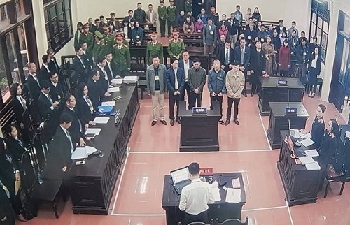 Xét xử tai biến chạy thận 9 người chết ở Hòa Bình: Luật sư hé lộ chứng cứ 