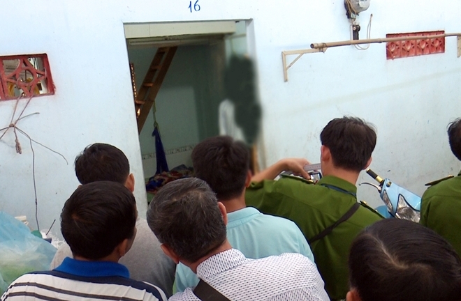 Bàng hoàng phát hiện thi thể đôi nam nữ trong phòng trọ khóa trái