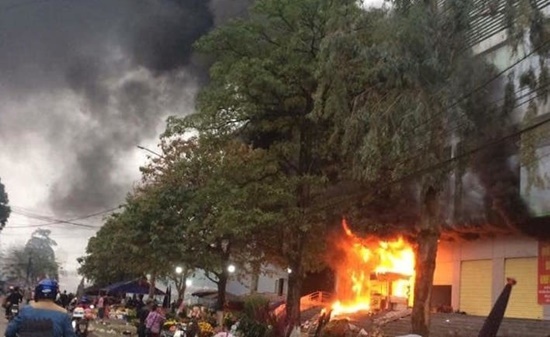 Chợ lớn nhất Thái Nguyên cháy ngùn ngụt ngày 27 Tết, tiểu thương thiệt hại nửa tỷ đồng