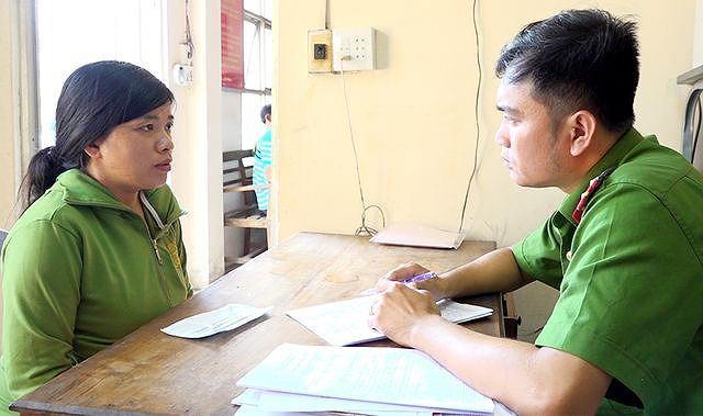 Nữ giúp việc “rút ruột” hơn 150 triệu đồng từ heo đất của chủ tiệm cắt tóc