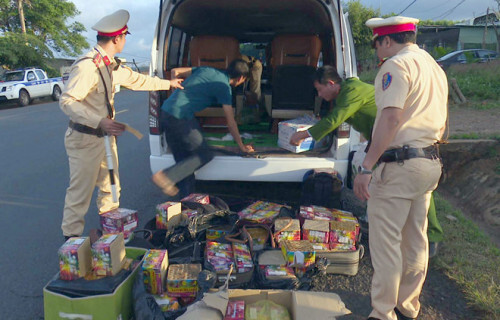 Đốt pháo hoa dịp Tết bị phạt bao nhiêu tiền?