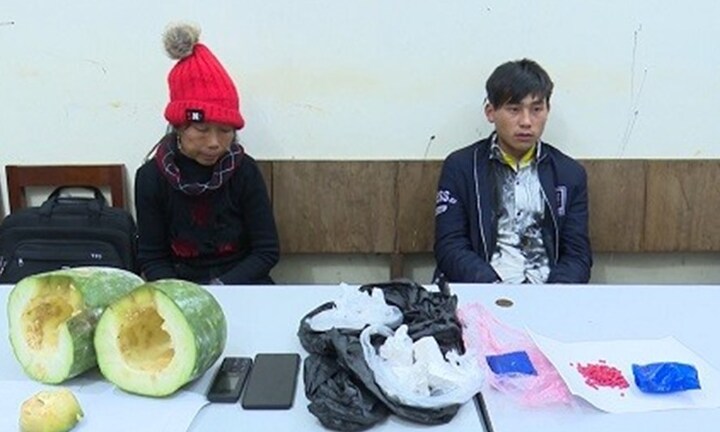 Bắt 2 đối tượng tinh ranh nhét ma túy vào quả bí đao để vận chuyển trong đêm Giao thừa