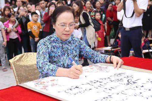 Hải Phòng: Tưng bừng lễ khai bút đầu xuân tại khu tưởng niệm vương triều Mạc