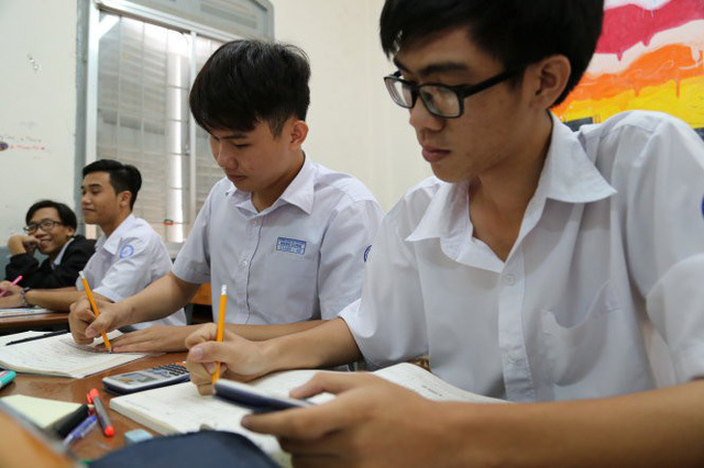 Trở lại trường sau kỳ nghỉ Tết, học sinh 