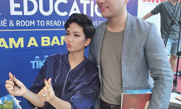 Ông trùm truyền thông mạng xã hội A Tuân tự hào khoe con gái H’Hen Niê là hoa hậu đẹp nhất hành tinh