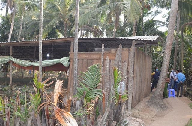 Bắt tạm giam người chồng sát hại vợ và bạn trong chòi vịt sáng mùng 5 Tết