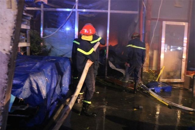 Ngày vía Thần Tài, bà hỏa thiêu rụi 4 căn nhà một lúc