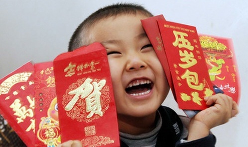 Bé trai Trung Quốc 13 tuổi thắng kiện cha, đòi lại tiền mừng tuổi