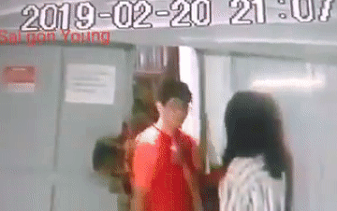 Đi chơi khuya về bị trai lạ cưỡng hôn, dân mạng bất ngờ với hành động đáp trả của cô gái