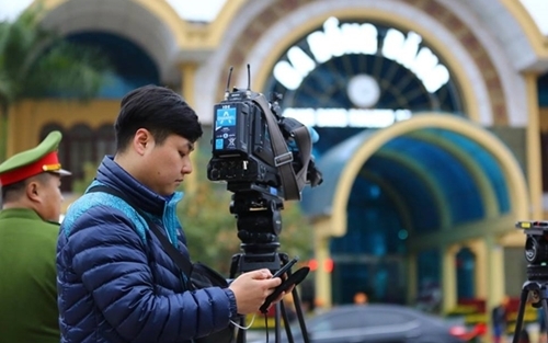 Truyền thông trong nước và quốc tế đổ dồn về ga Đồng Đăng đón ông Kim Jong-un