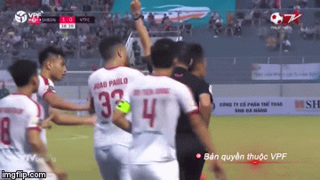 Quế Ngọc Hải bật khóc vì trận ra mắt