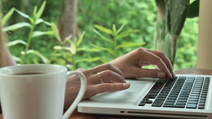 Sản phẩm Vương Lão Kiện – Hy vọng cho người run chân tay