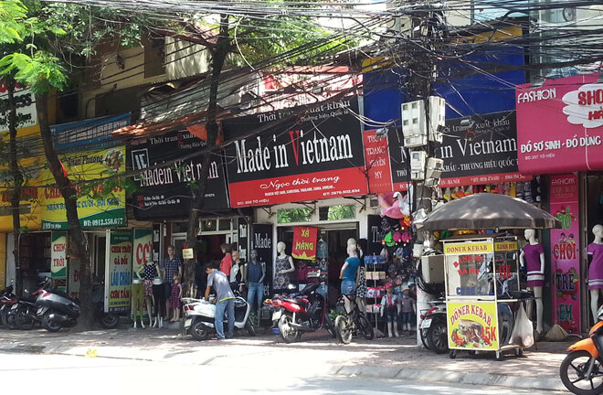 Hàng giả Made in Vietnam tràn lan: Thương hiệu Việt tổn hại nghiêm trọng