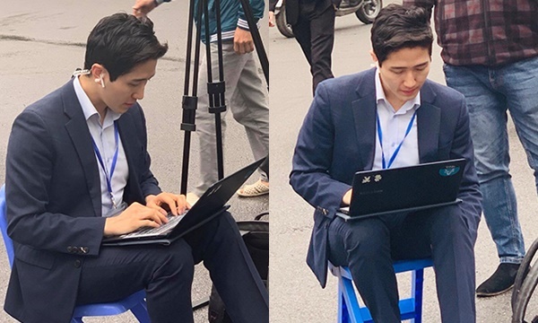 Xuất hiện phóng viên Hàn Quốc tác nghiệp ở Hà Nội điển trai hơn cả minh tinh điện ảnh