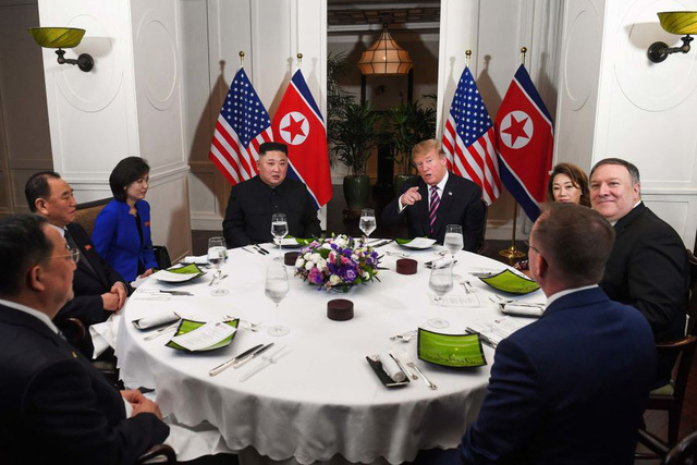 Video: Bữa ăn tối tại khách sạn Metropole của Tổng thống Trump và ông Kim Jong-un
