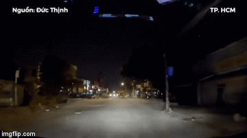 Video: Phóng xe tốc độ cao vấp trúng ổ gà, nam thanh niên nhận cái kết đắng