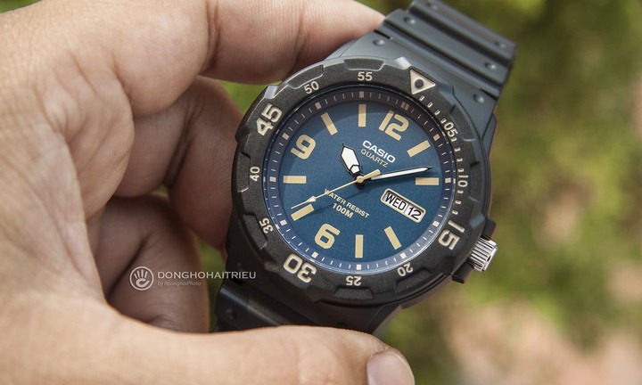 Đồng hồ chính hãng dưới 1 triệu có thật sự “chính hãng”?