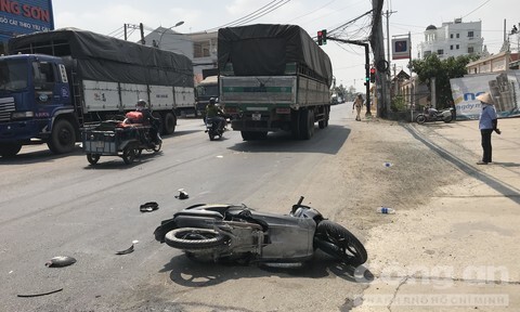 TP.HCM: Về đến gần nhà, người phụ nữ lớn tuổi bị xe tải cán chết