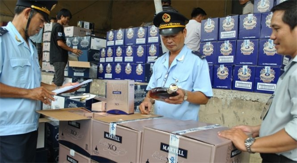 Hà Nội: 11 kiện sữa bột dễ dàng “thông quan”, cơ quan chức năng đã làm đúng “phận sự”?