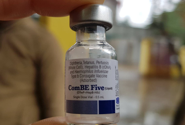 Bác bỏ thông tin Bộ Y tế đình chỉ tiêm vắc xin ComBE Five