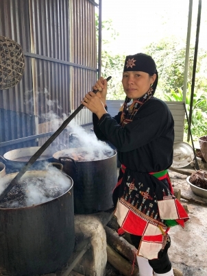 Kỳ diệu bài thuốc “triệt tiêu nọc độc” cứu hàng vạn bệnh nhân bị xương khớp