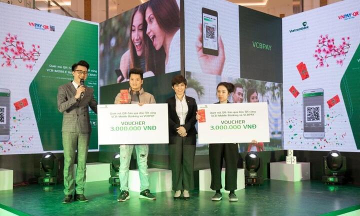 Vietcombank đẩy mạnh thanh toán qua mã QR