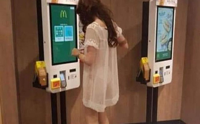 Cô gái cay đắng vì bị bạn trai bỏ rơi ở quán bar đúng ngày 8/3 với hóa đơn 9 triệu đồng