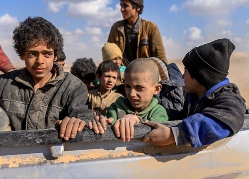 Syria tấn công thành trì cuối cùng của IS, hàng nghìn người tháo chạy