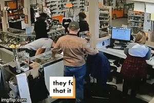 Video: Kết cục đích đáng cho 4 thanh niên dại dột đi cướp súng giữa ban ngày