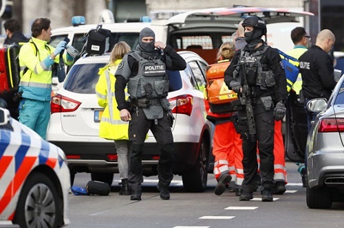 Cảnh sát Hà Lan bắt giữ nghi phạm trong vụ xả súng khiến 12 người thương vong