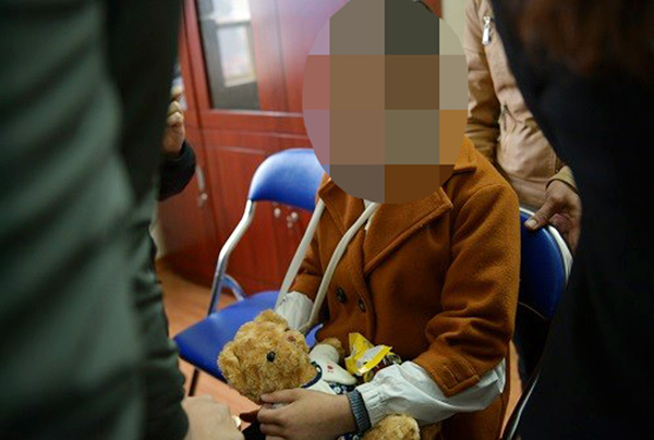 Vụ bé gái 9 tuổi bị xâm hại ở vườn chuối: Tạm giam