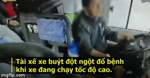 Video: Thót tim cảnh tài xế xe buýt lên cơn co giật, buông vô lăng khi xe đang chạy tốc độ cao