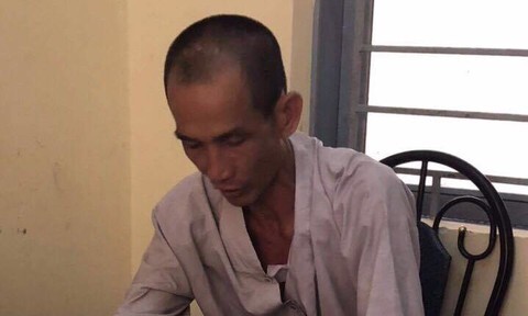 Tạm giữ gã hàng xóm dụ bé gái 13 tuổi 