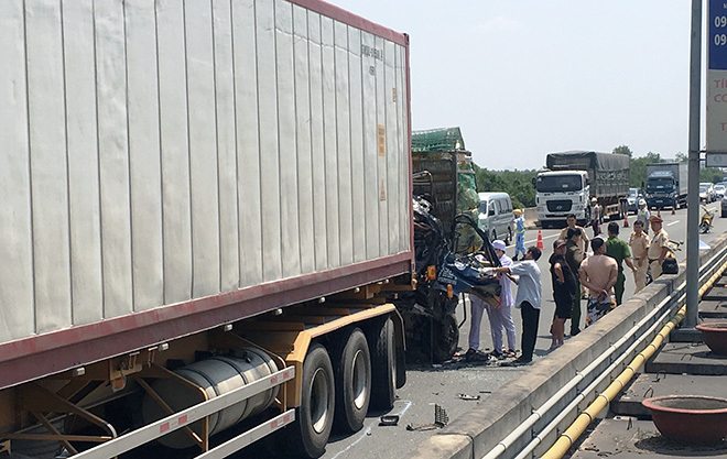 Vụ xe khách đâm đoàn xe tang, 7 người chết: Người duy nhất sống sót giờ ra sao?