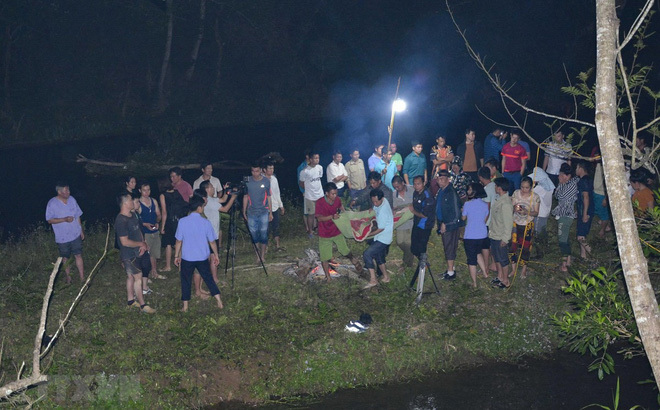 Đi câu cá, bàng hoàng phát hiện xác người đàn ông dưới sông Nậm Rốm