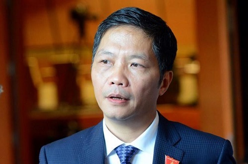 Vụ xe biển xanh đón người nhà Bộ trưởng Công Thương: Kỷ luật 3 cán bộ