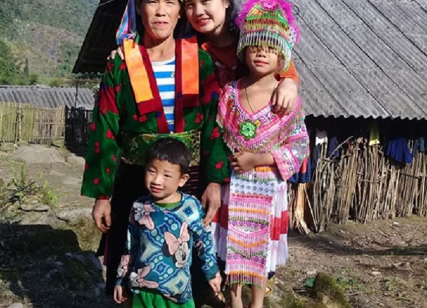 Cuộc điện thoại định mệnh thay đổi cuộc đời cô bé nghèo vùng cao